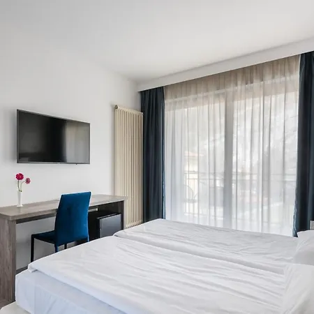 Otel De Nac 3*