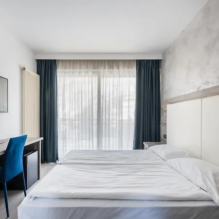 De Nac Otel Torbole Sul Garda