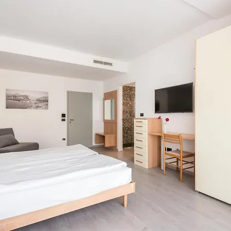 Otel De Nac Torbole Sul Garda