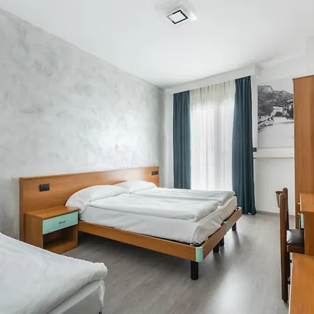 Otel De Nac 3*