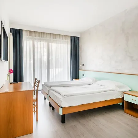 Otel De Nac 3*