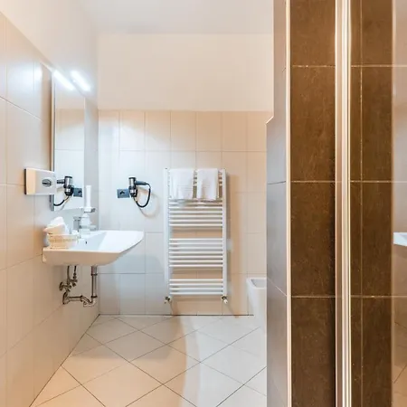 De Nac Otel Torbole Sul Garda