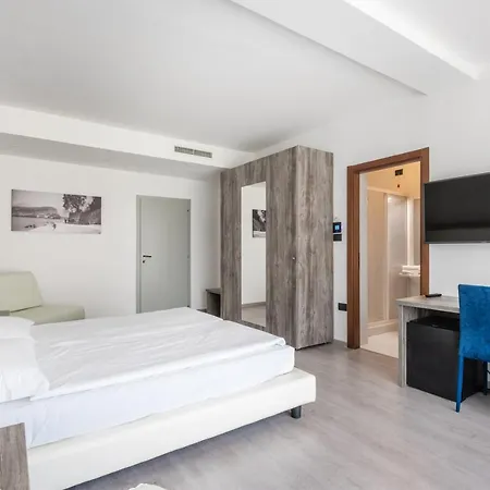 Otel De Nac