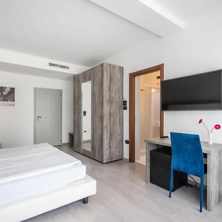 De Nac Otel