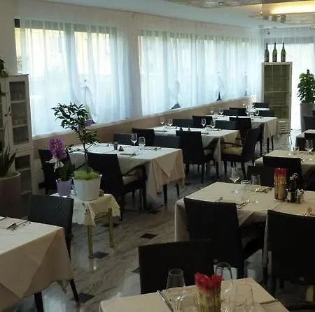 De Nac Otel 3*
