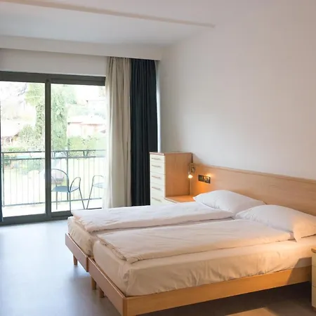 De Nac Otel 3*