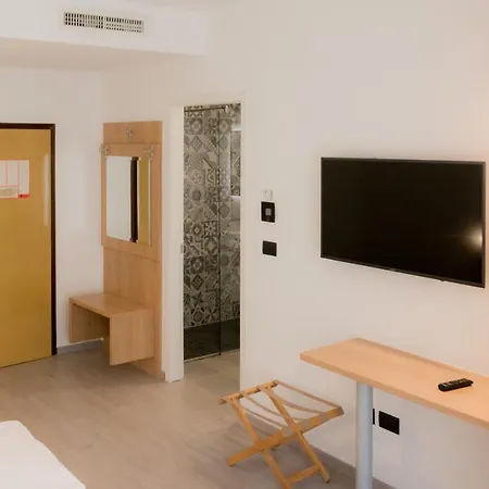 De Nac Otel 3*